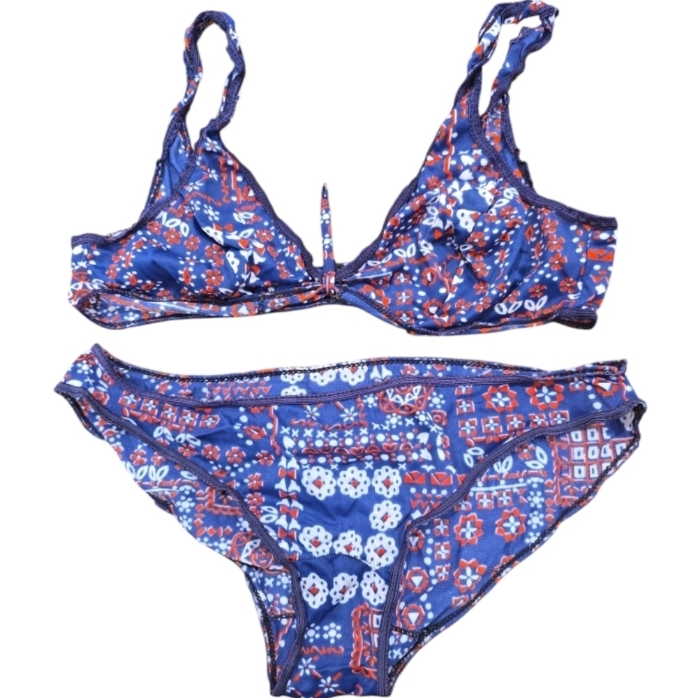 Vtg 70s Nylon Bralette and Panty Set Size Medium Red, White, and Blue